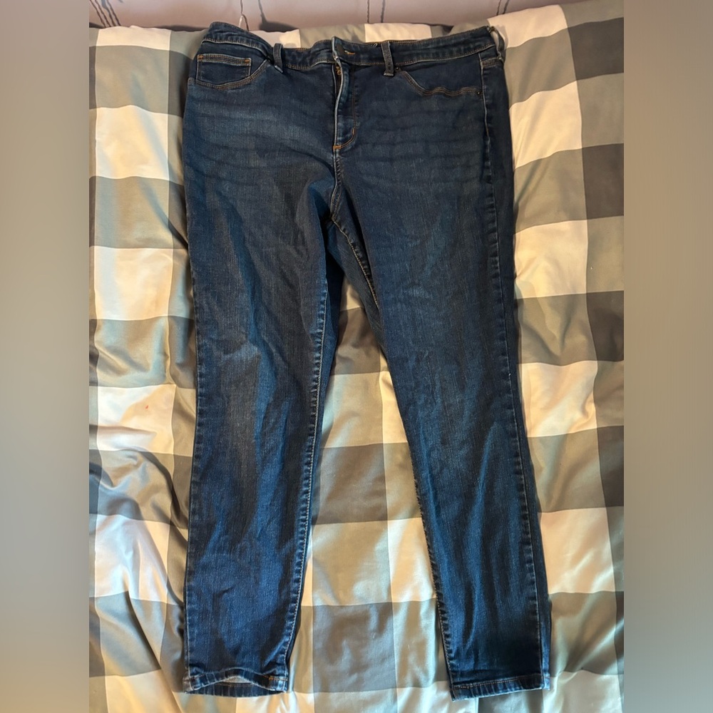 Woman’s Universal Threads Plus Size Jean Shorts - image 1